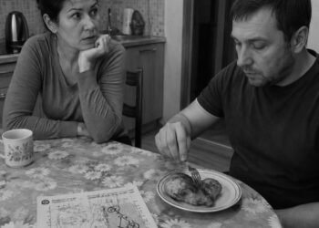– «Я отдал наши отпускные маме», – заявил муж. – А я тоже сделала тебе одну «приятность»…
