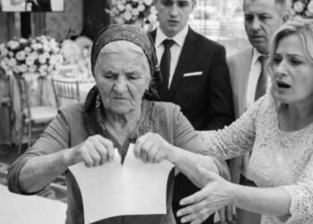 На свадьбе внучки меня усадили за стол для обслуживающего персонала…